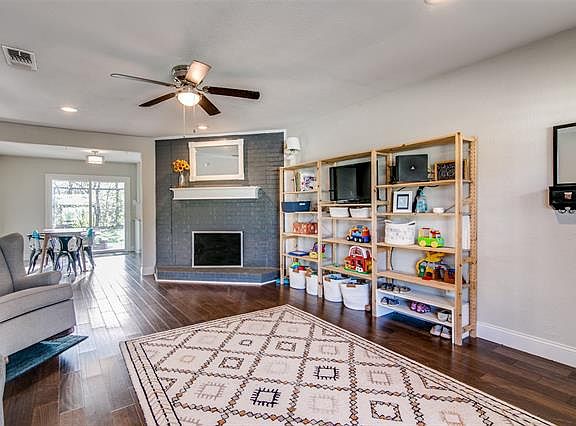 2nd image of 1038 Medio Dr