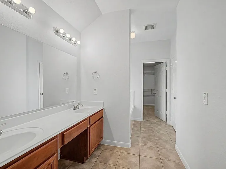 9519 Arrowhead Terrace Ln — Photo 7