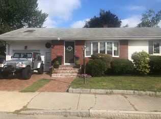 465 Elsbree St, Fall River, MA 02720