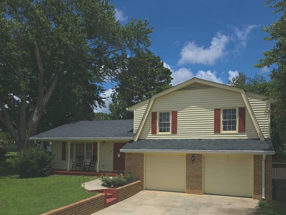 2nd image of 203 Mustang Dr