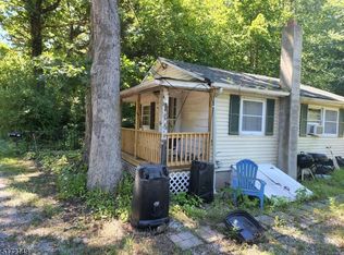 484 Maxim Dr, Hopatcong, NJ 07843