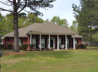36 Maple Crest Ct, Wetumpka, AL 36093