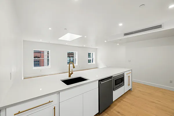 Rented by Blip LLC | media 17