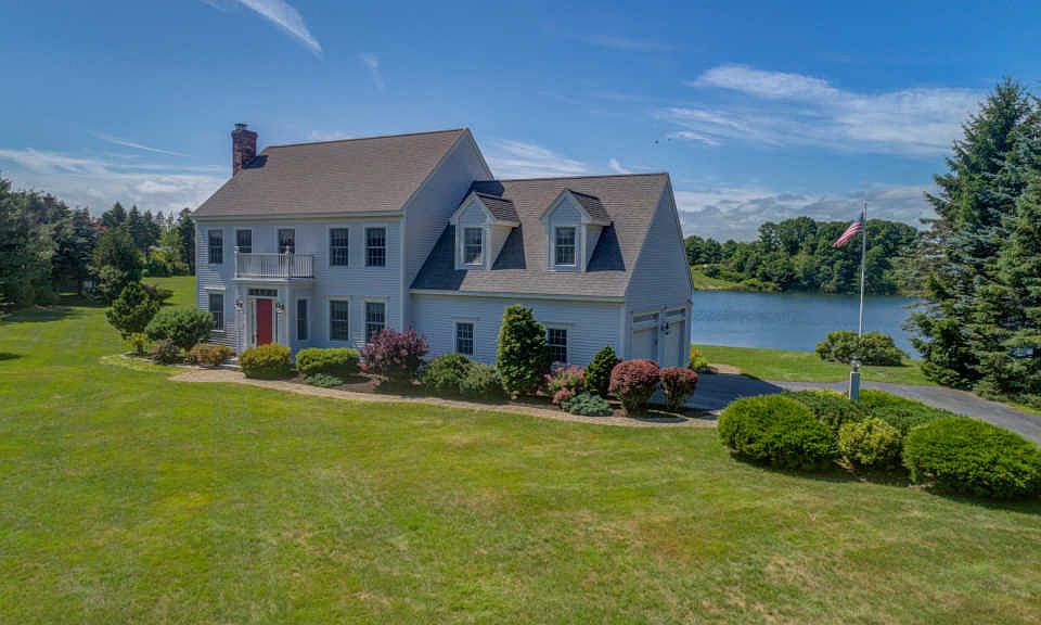 1st image of 14 Clearwater Dr