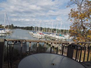 311 Regent Point Dr, Topping, VA 23169