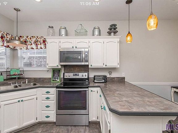 3rd image of 14340 Whispering Oaks Dr
