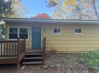 1180 Wintergreen Ave, Hamden, CT 06514
