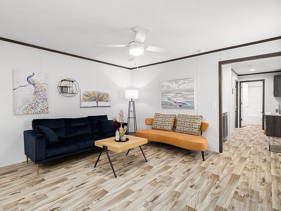 3rd image of 220 Laurie Ln