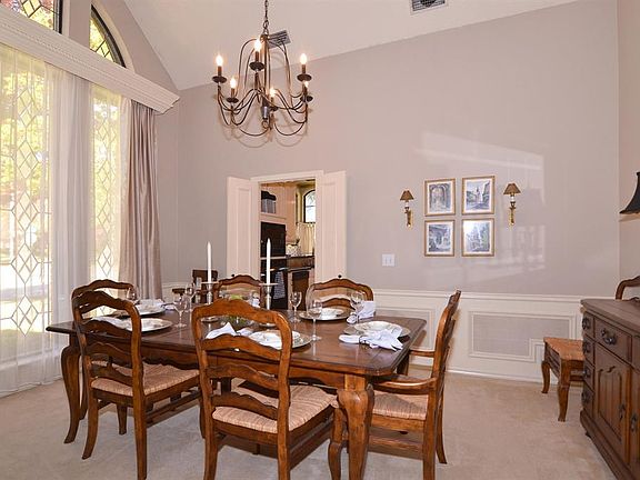 5th image of 3512 Wilshire Dr