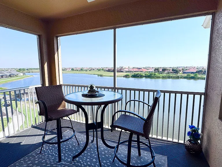 6828 Toland Dr #402 — Photo 1