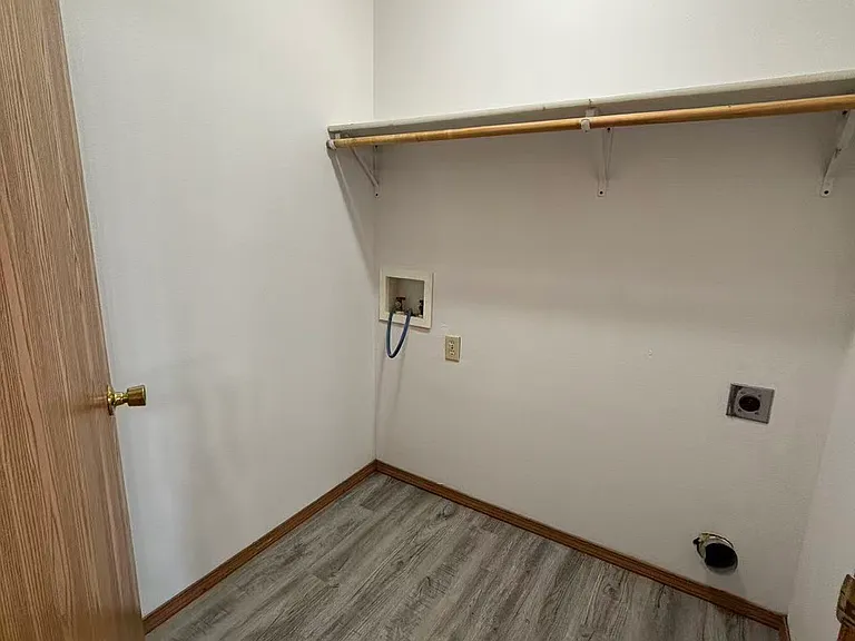 640 S Kansas Ave — Photo 15