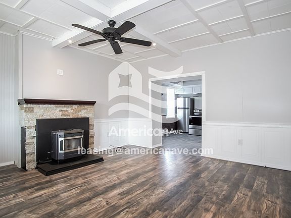 1469563_002_wm_-_living_room_13229581.jpg