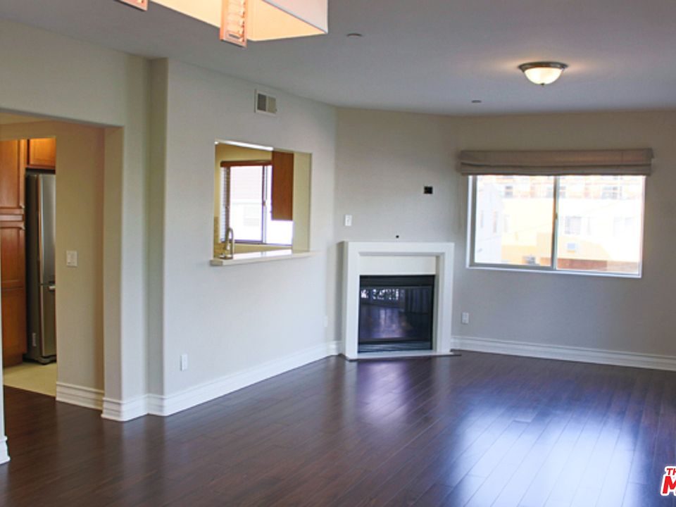 1st image of 936 N Hudson Ave #202