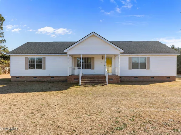 254 Gaston Drive, Bladenboro, NC 28320