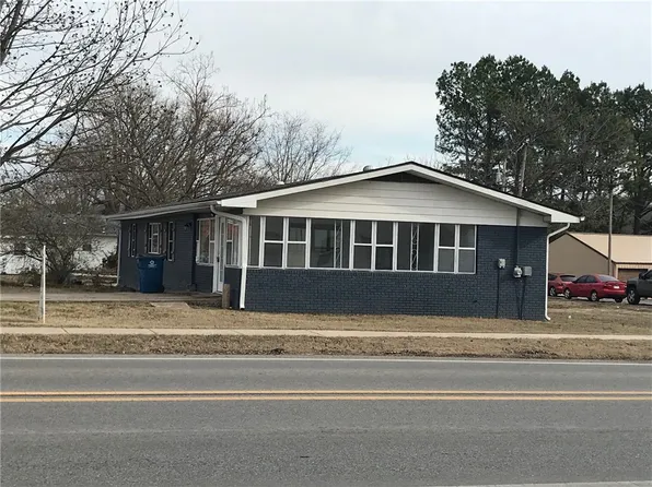 101 Birmingham St SE, Gravette, AR 72736