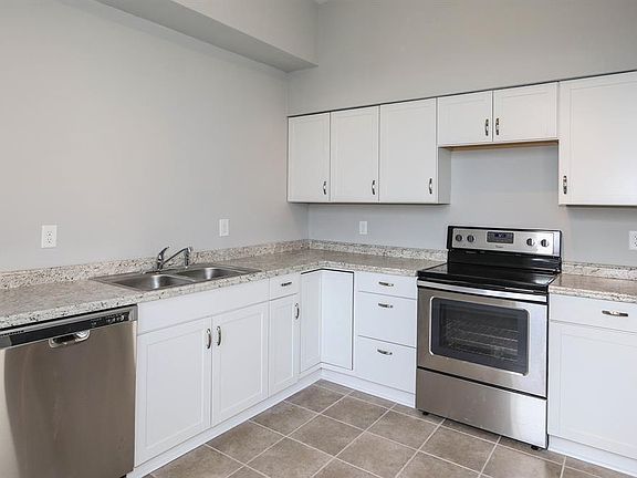 5th image of 1835 Hewitt Ave #2