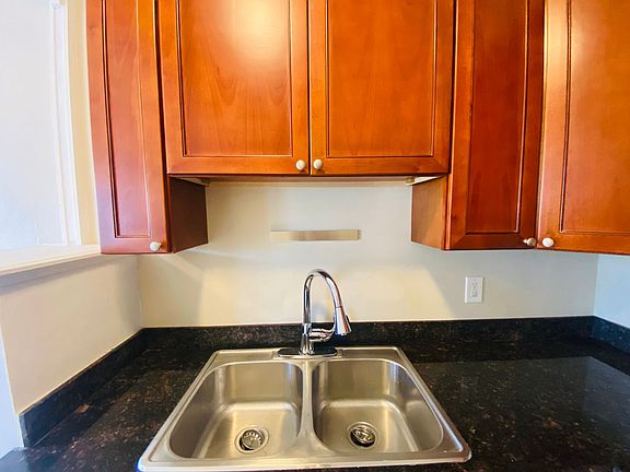 5th image of 5300 Walnut St APT 7
