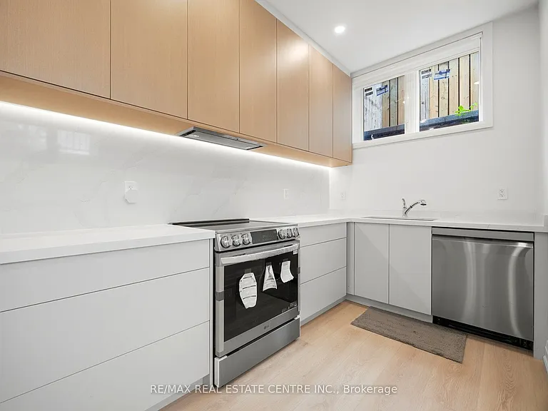 2450 Rebecca St — Photo 41
