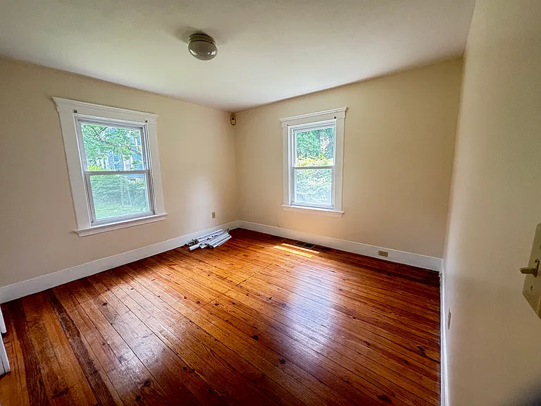 29 Winchester Ave #1 — Photo 5