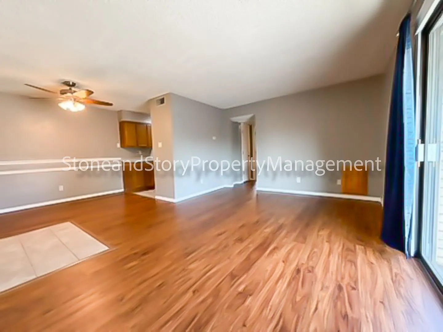 Cute 1 bedroom maintenance free condo near 29th & Gage — Photo 2