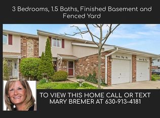 1649 Darwin Ct, Wheaton, IL 60189