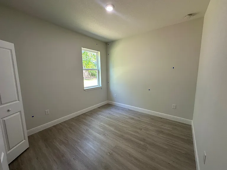 1557 W Elder Ln — Photo 22