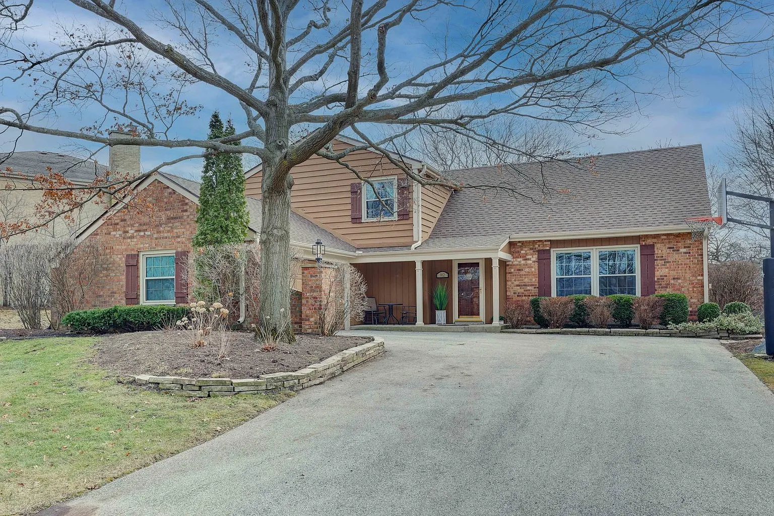 912 S Stonehedge Ln photo 1
