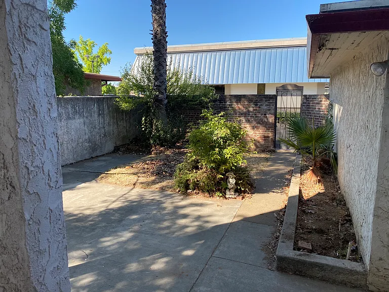 945 Rio St — Photo 21