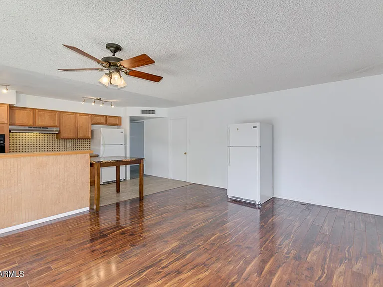1623 E Del Rio Dr — Photo 7