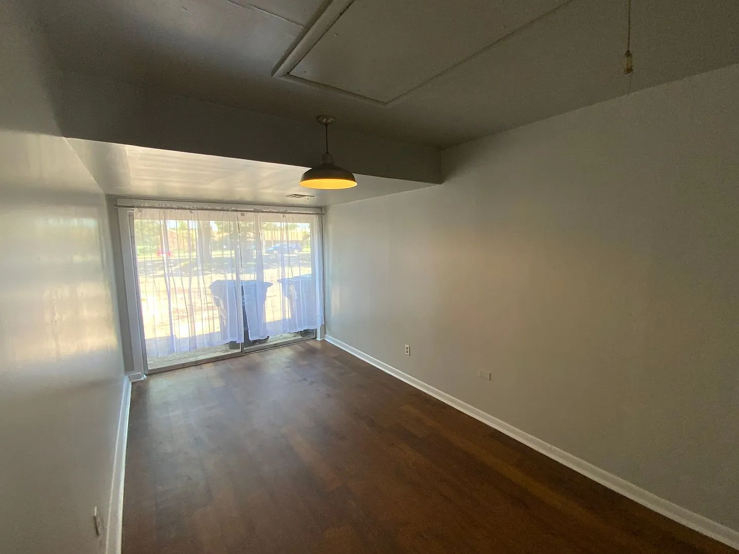 2800 N. Rockwell Avenue — Photo 2