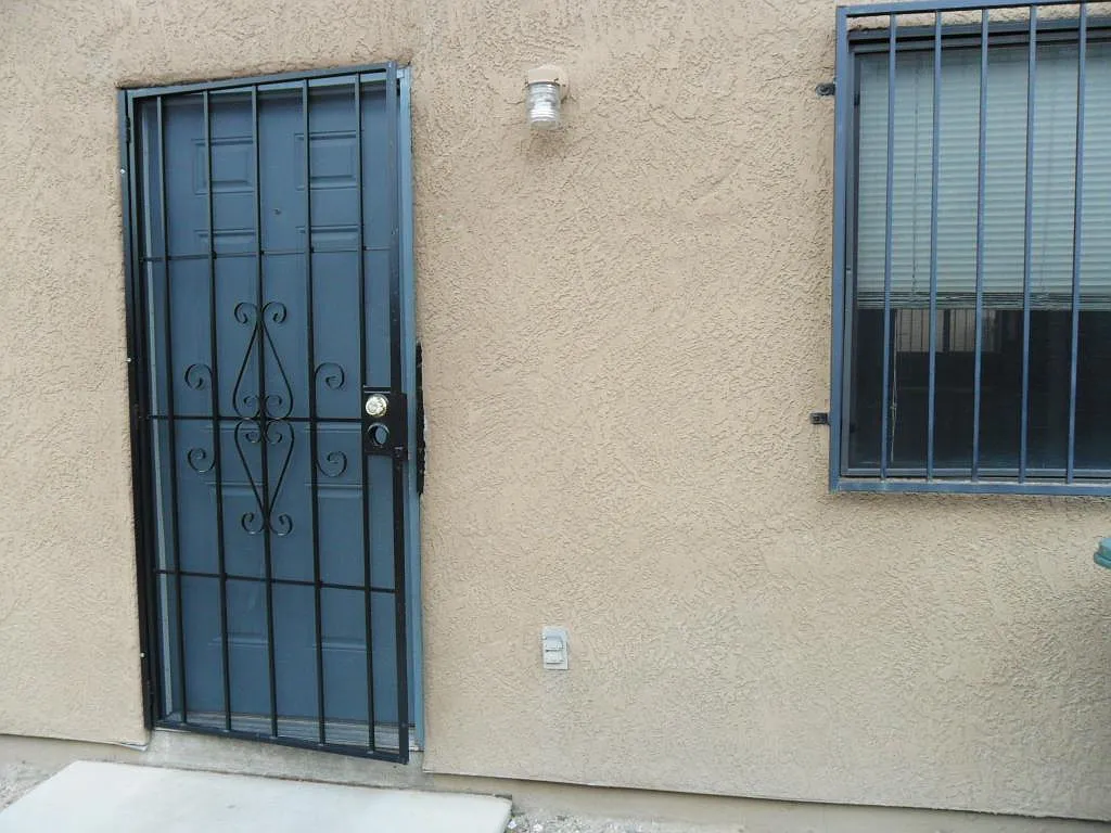5 bed, 1714 sqft, $3,425 — Photo 3