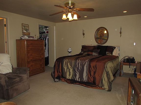5th image of 3245 E Colony Ave