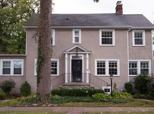 2415 McDaniel Ave, Evanston, IL 60201