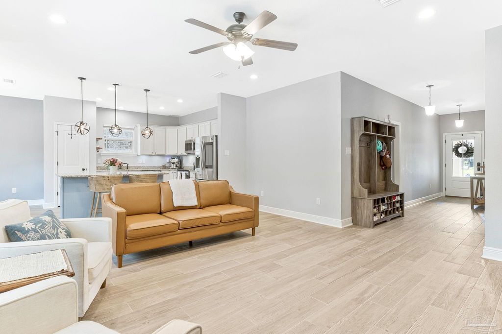 12493 Ryland Dr, Pensacola, FL - More