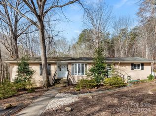 292 Huntington Rd, Lake Lure, NC 28746