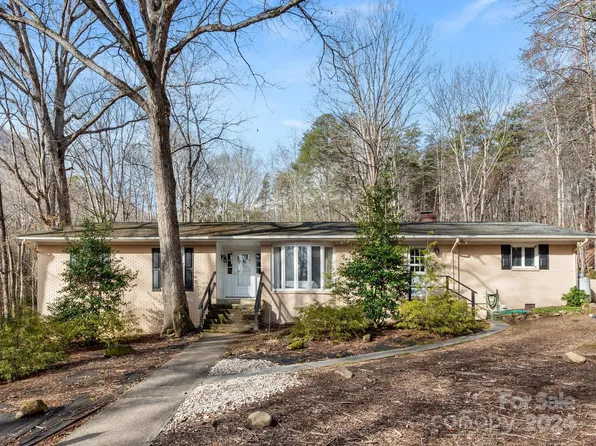 292 Huntington Rd, Lake Lure, NC 28746