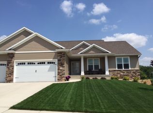 1032 Hunters Green Way, Marion, IA 52302