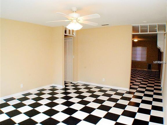 5th image of 804 Hamlin St