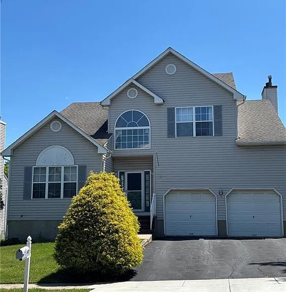 12 Colmart Way — Photo 1