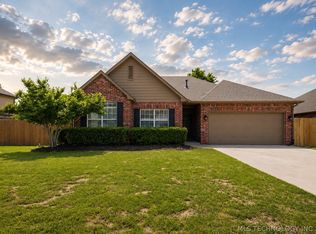 1017 W Quinton St S, Broken Arrow, OK 74011