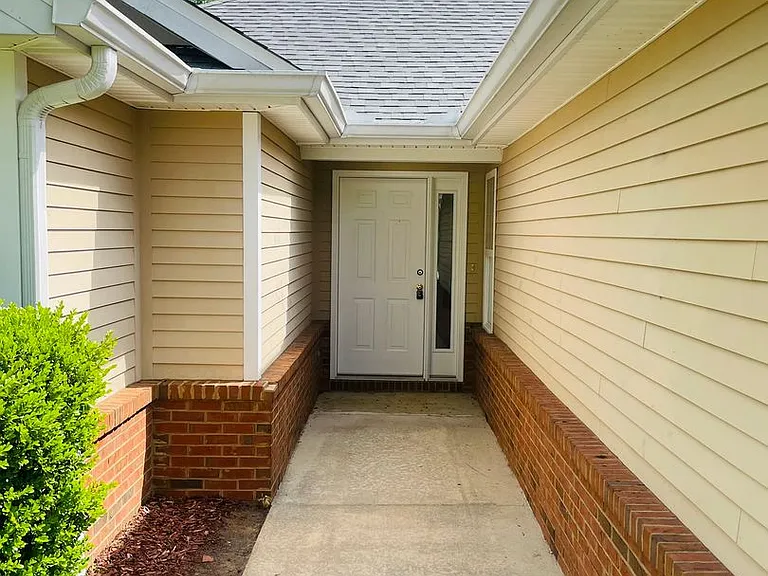 2031 Sunny Dale Dr — Photo 3