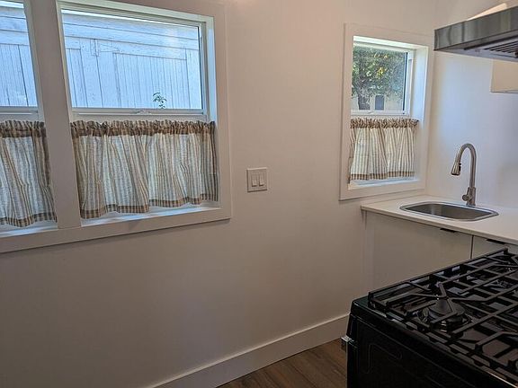 5th image of 1242 Yosemite Dr #1/4