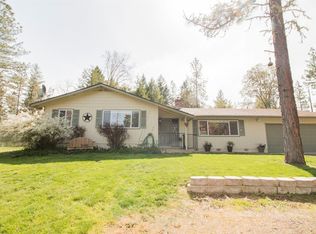 4034 Azalea Dr, Grants Pass, OR 97526