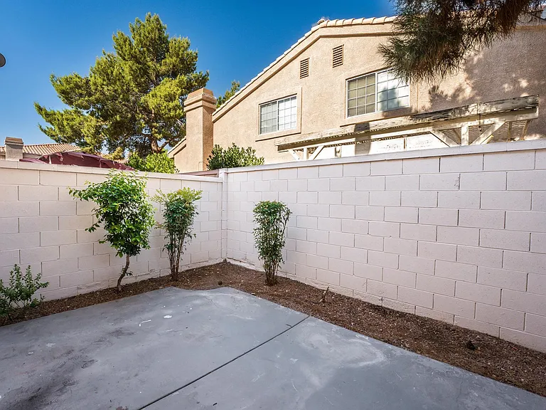 2817 Mill Point Dr — Photo 6