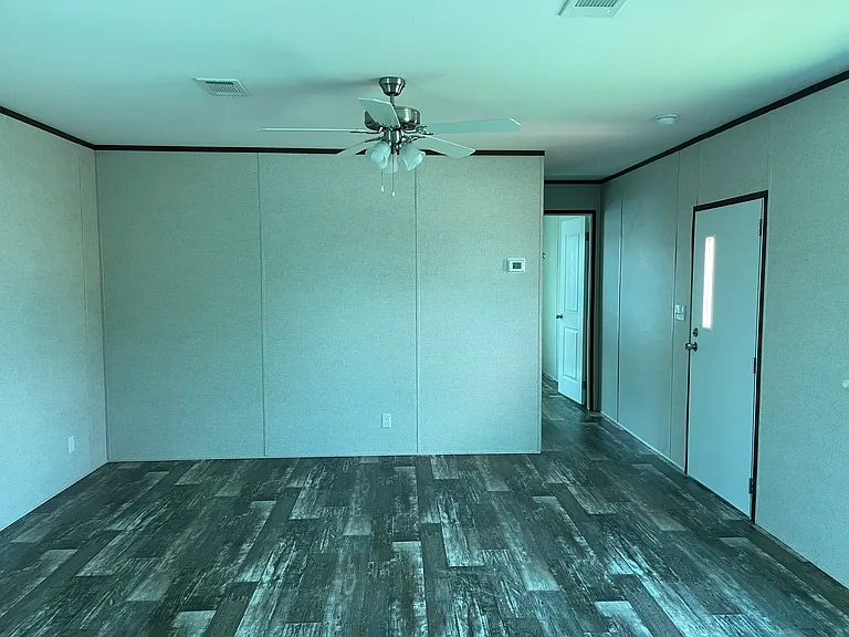 696A Pompeii Rd — Photo 8