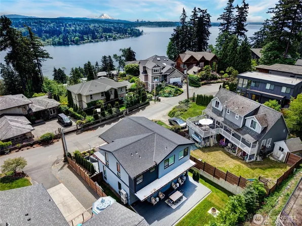 11855 89th Place NE, Kirkland, WA 98034