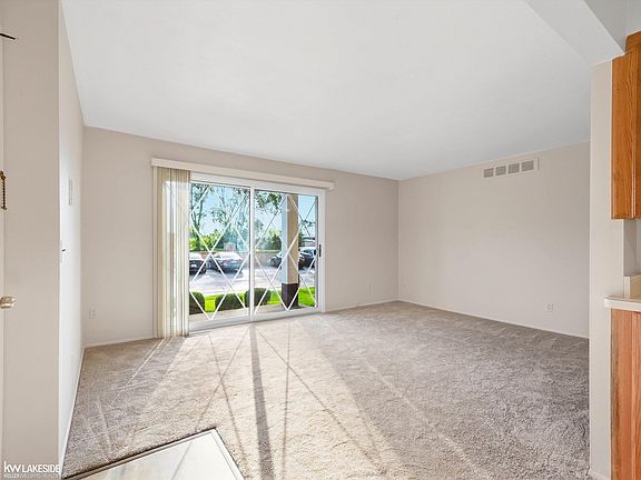 5th image of 29313 Hayes Rd #35