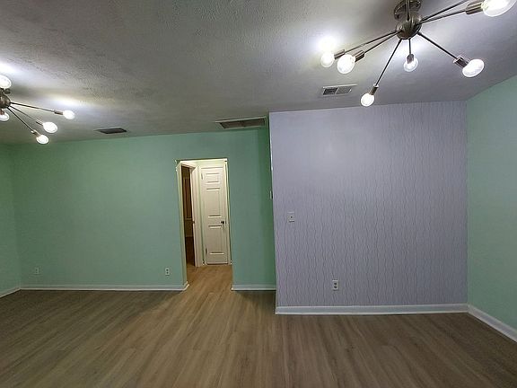 Sitting rm/ bfast area