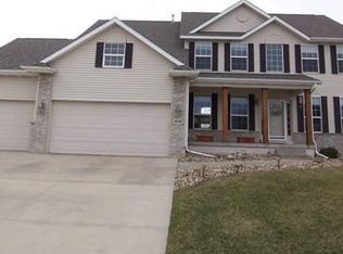 6040 Woodbridge Crst, Marion, IA 52302