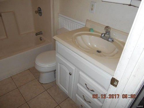 5th image of 601 Leonard Ave